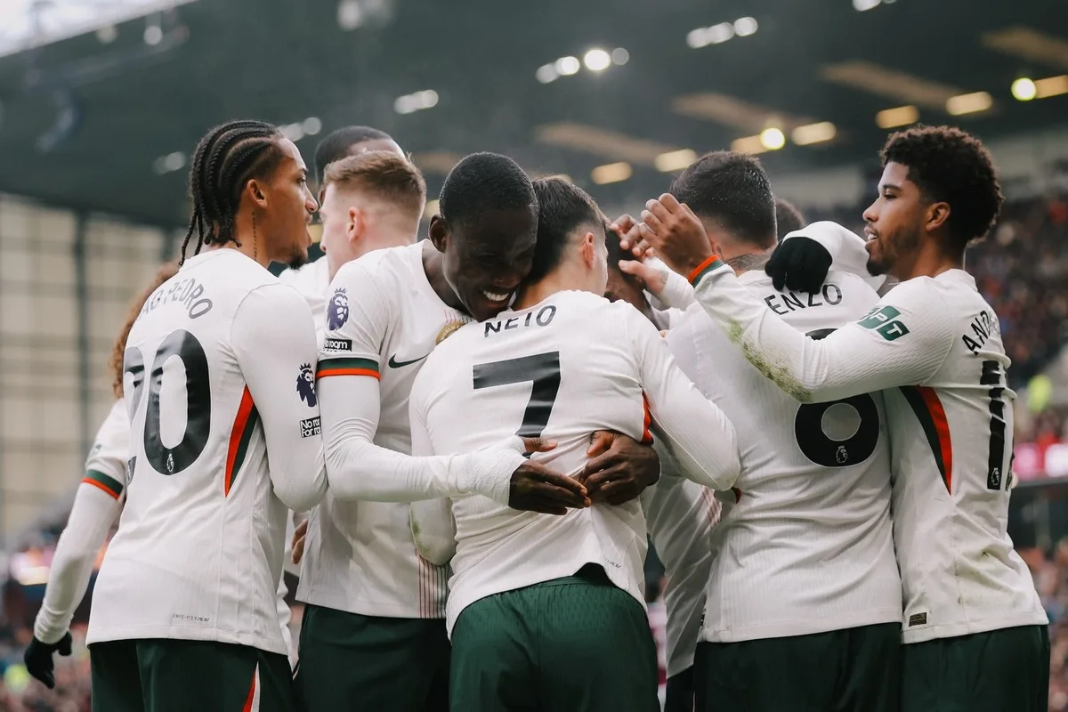 تشيلسي يقلص الفارق مع أرسنال بعد فوزه على بيرنلي