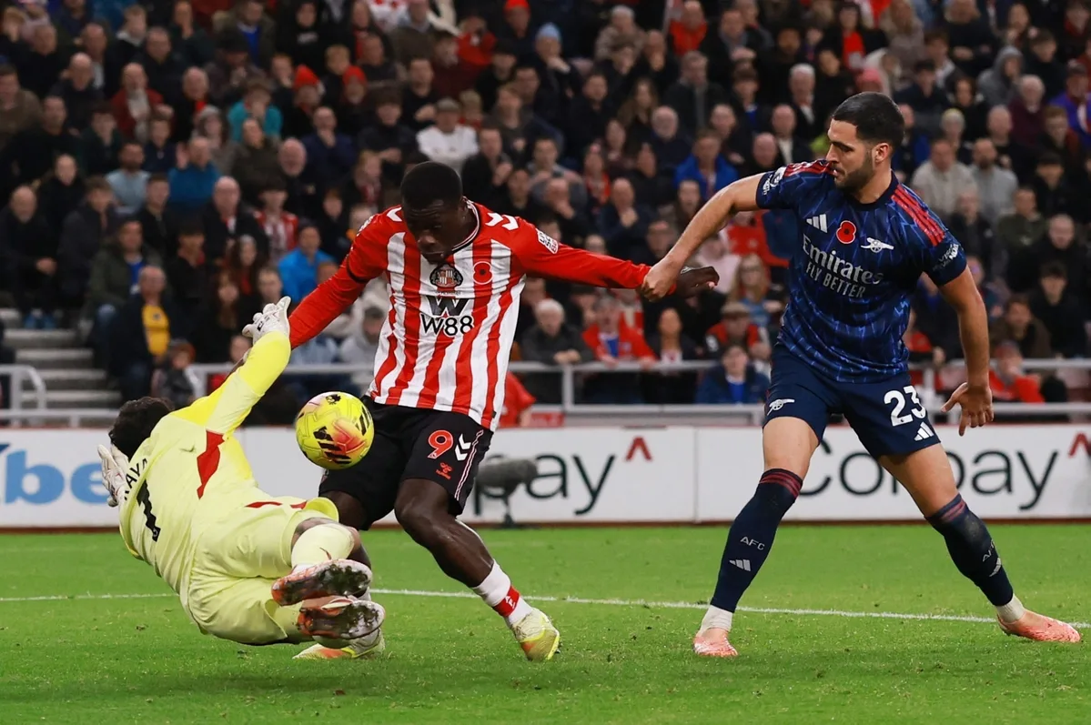 أرسنال يحافظ على الصدارة رغم التعادل مع سندرلاند في البريميرليغ