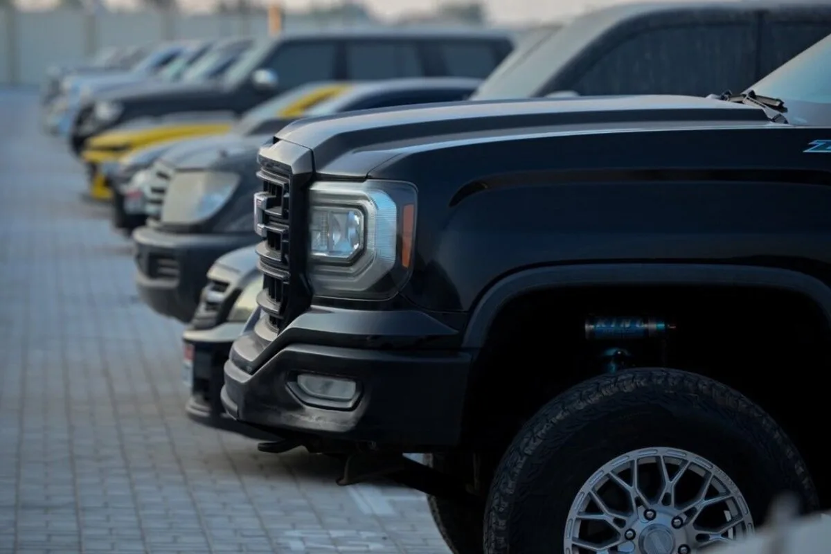 شرطة الشارقة تضبط 98 مركبة ودراجة نارية مخالفة