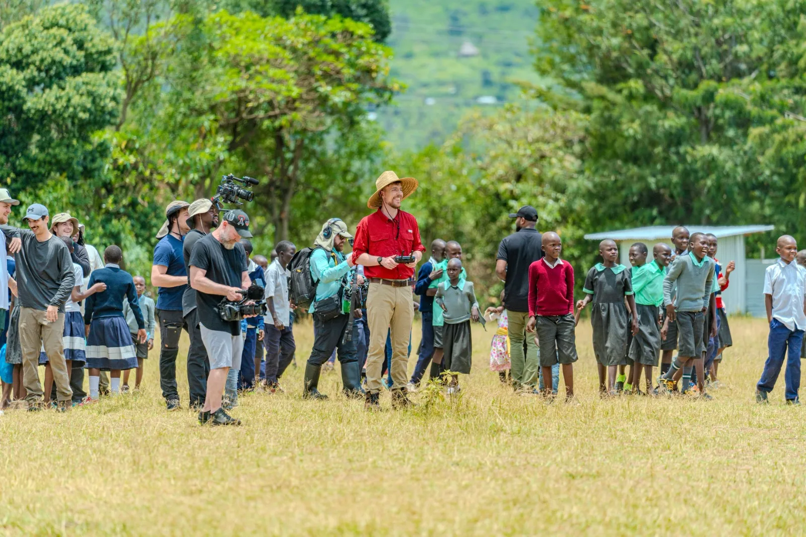 تعاون بين «قمة المليار متابع» و«مستر بيست» لإطلاق أكبر مبادرة مجتمعية في العالم