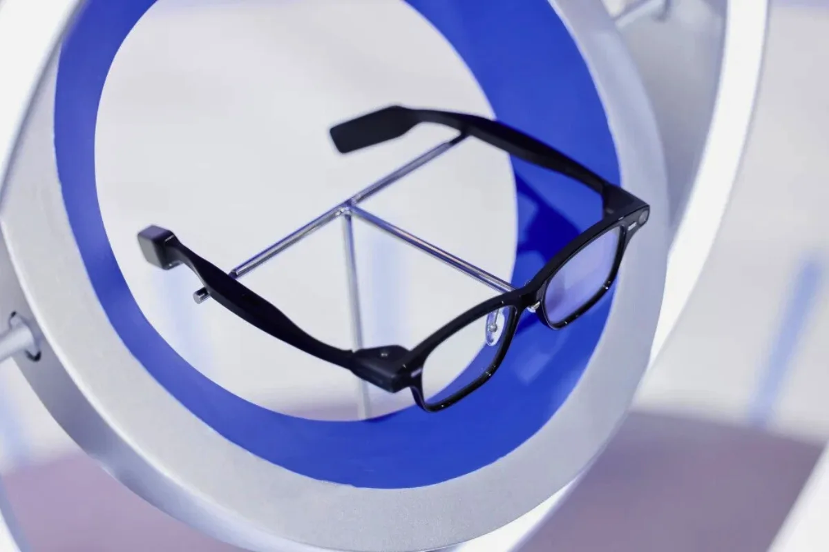 علي بابا تكشف عن نظارات Quark الذكية