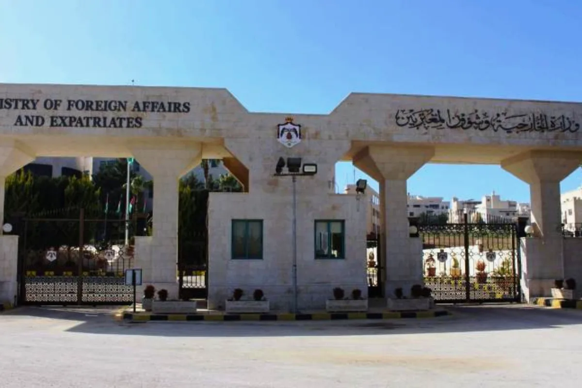 عقب مقتل أردنيين ضمن الجيش الروسي… الخارجية الأردنية تحذّر من التجنيد غير القانوني