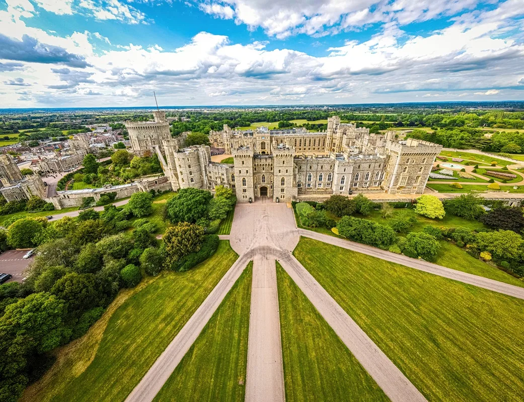 إبعاد الأمير آندرو