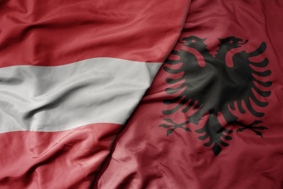 وزيرة خارجية النمسا تزور تيرانا
