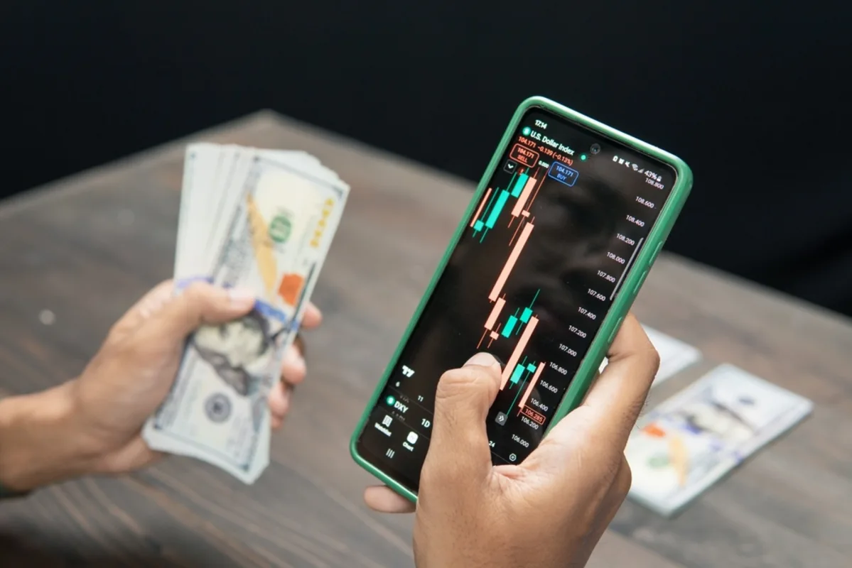 مؤشر الدولار يقفز أمام العملات الرئيسية