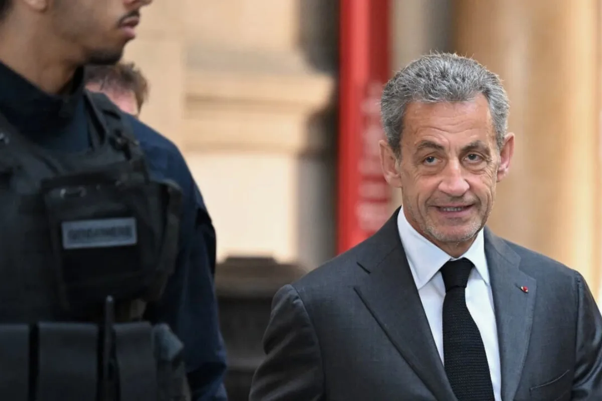 بعد 21 يوم من احتجازه.. القضاء الفرنسي يقرّر الإفراج عن الرئيس الأسبق نيكولا ساركوزي