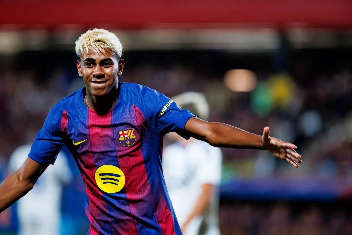 فليك سعيد بعودة يامال إلى مستواه ضد بروج ويدعو للحذر بشأن إصابته