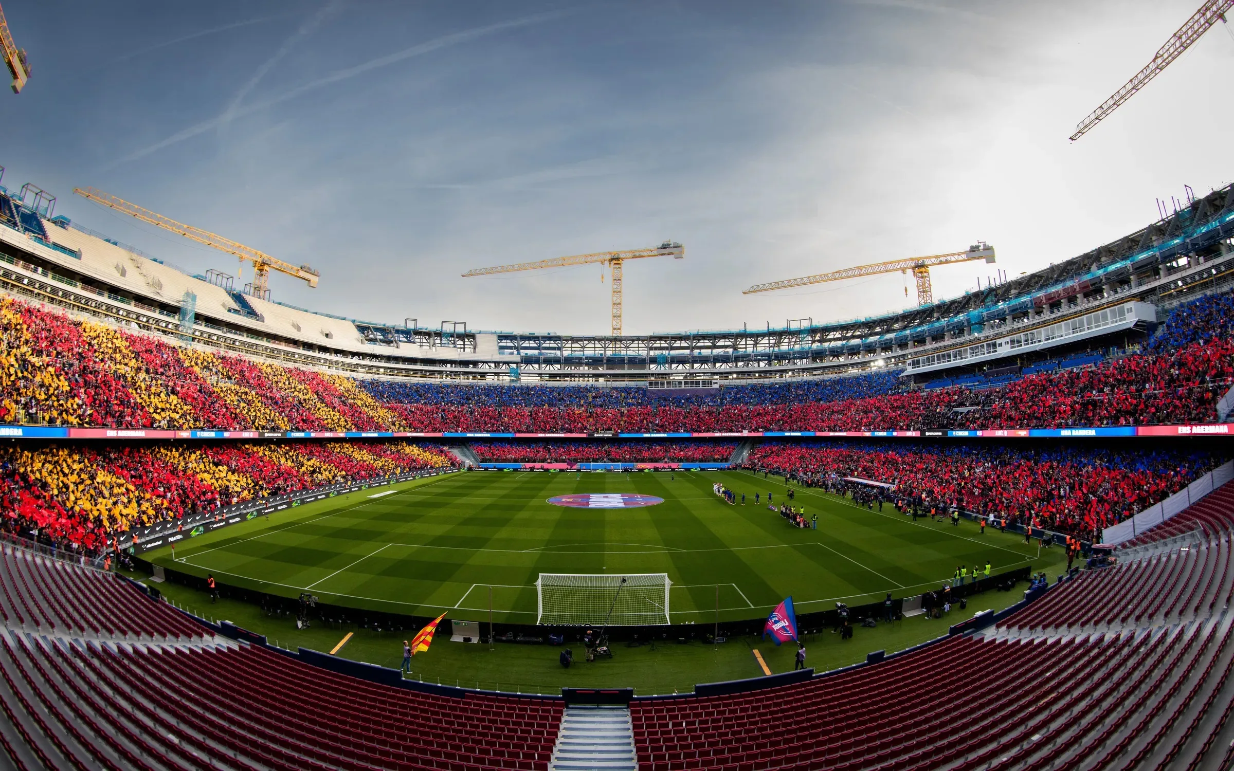 أولمو يتألق بثنائية ويقود برشلونة للفوز على ألافيس 3-1