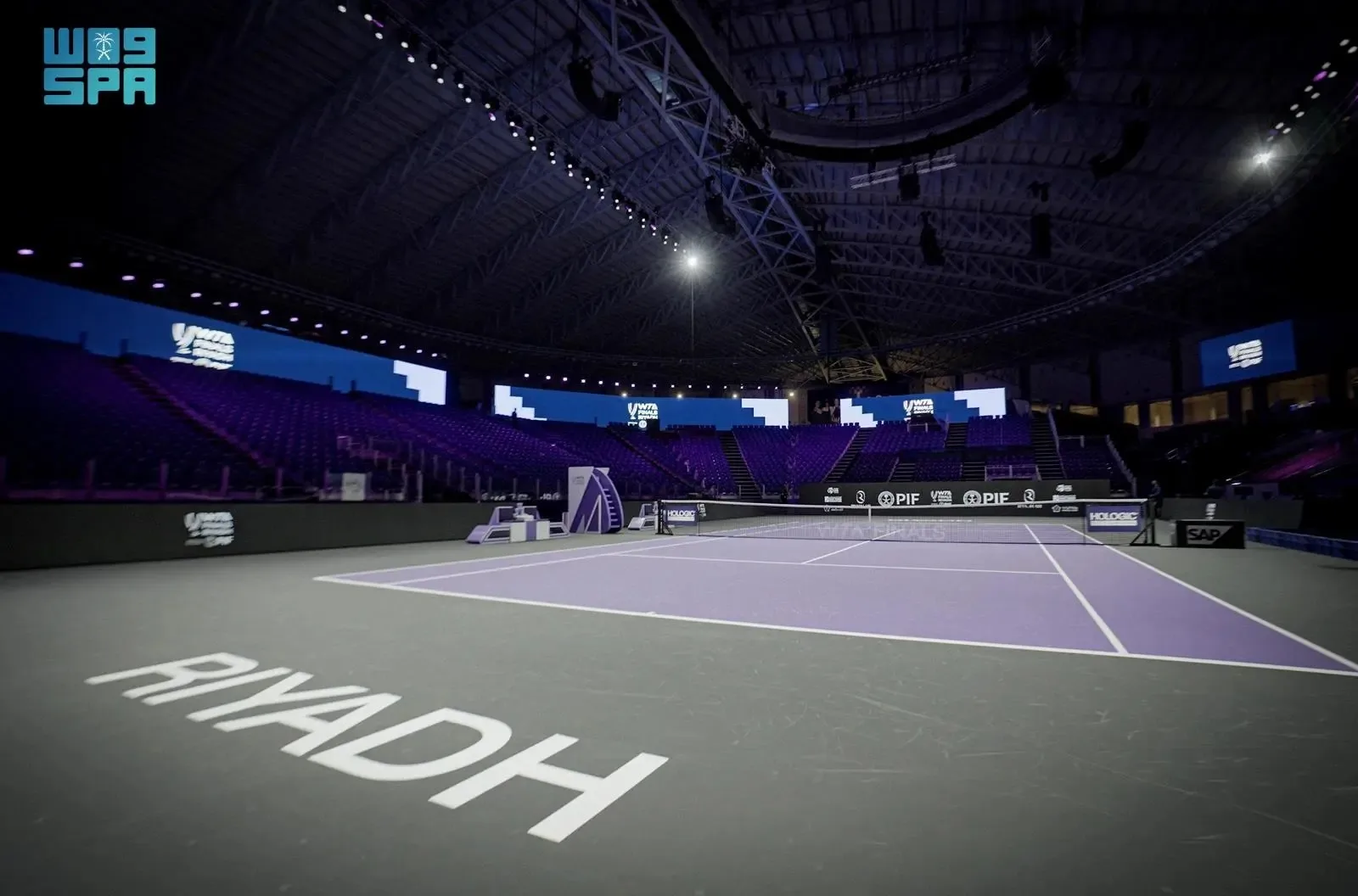 إيجا شيانتيك تهزم بطلة أستراليا المفتوحة ماديسون كيز في دور المجموعات بالرياض