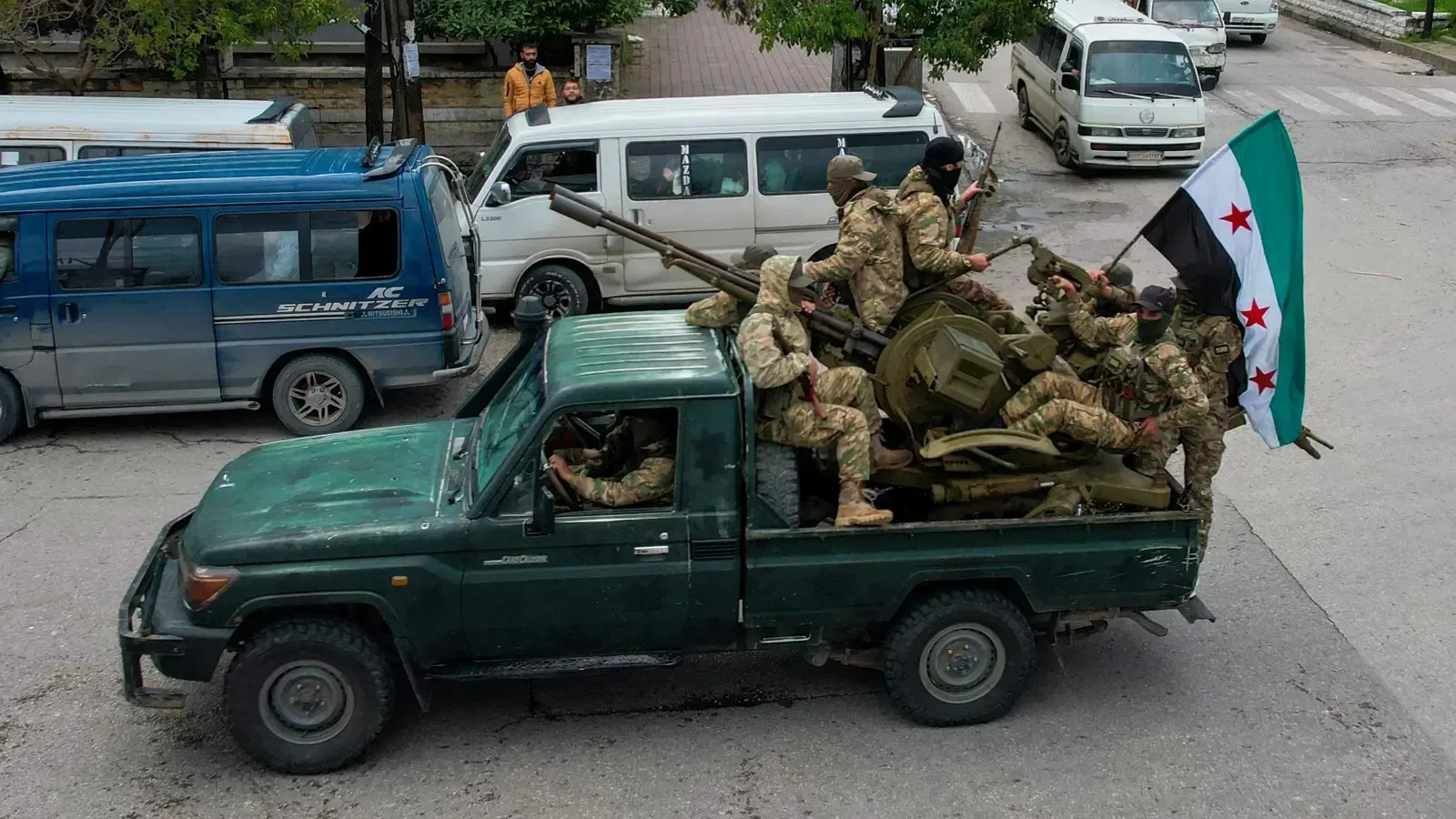 معارك تشتد على الحدود اللبنانية السورية لمواجهة تهديد داعش