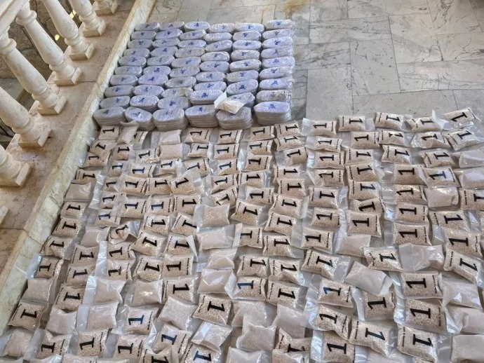 سوريا تضبط 323 كف حشيش و35 ألف حبة كبتاغون داخل قبر في ريف دمشق