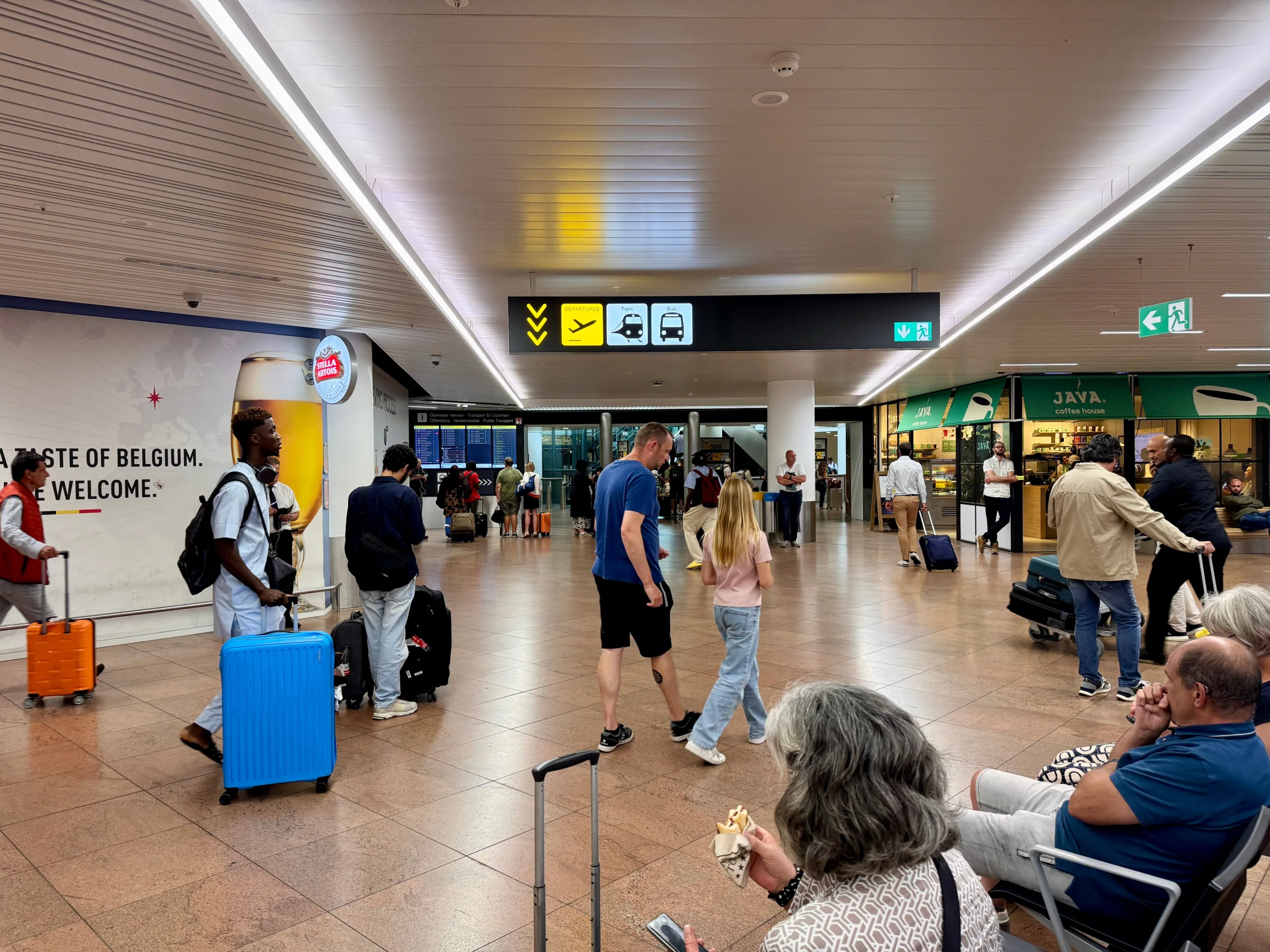 صورة توضح تأثير الطائرة المسيرة على حركة الملاحة الجوية في مطار بروكسل الدولي