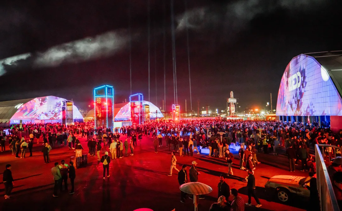 نهاية ”شهر العسل”... لماذا يراهن عمالقة التكنولوجيا بمستقبلهم على ”الموظف الرقمي”؟