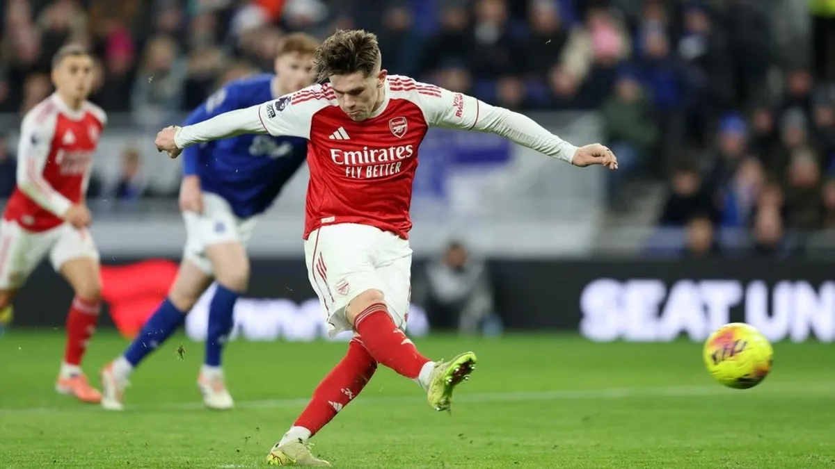 أرسنال يستعيد الصدارة بعد الفوز على إيفرتون