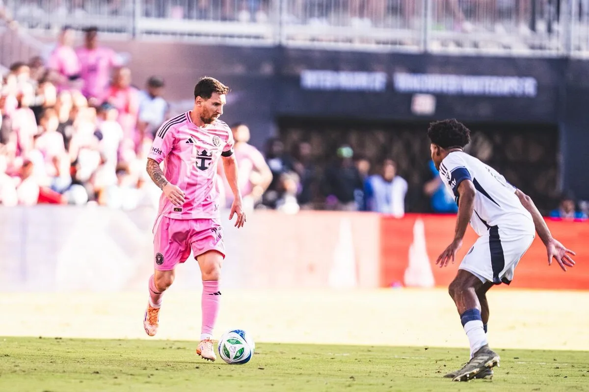 ميسي يحصد لقب أفضل لاعب في الدوري الأميركي مجدداً