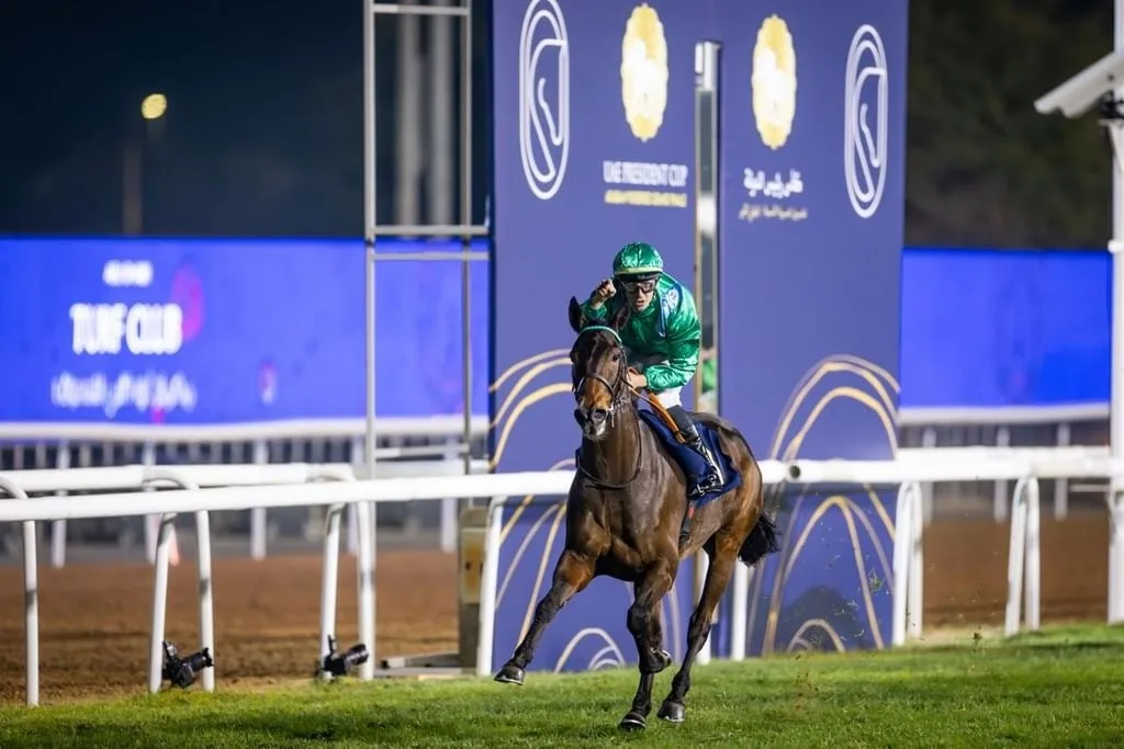 “الشاهين” يتوج بلقب كأس رئيس الدولة للخيول العربية