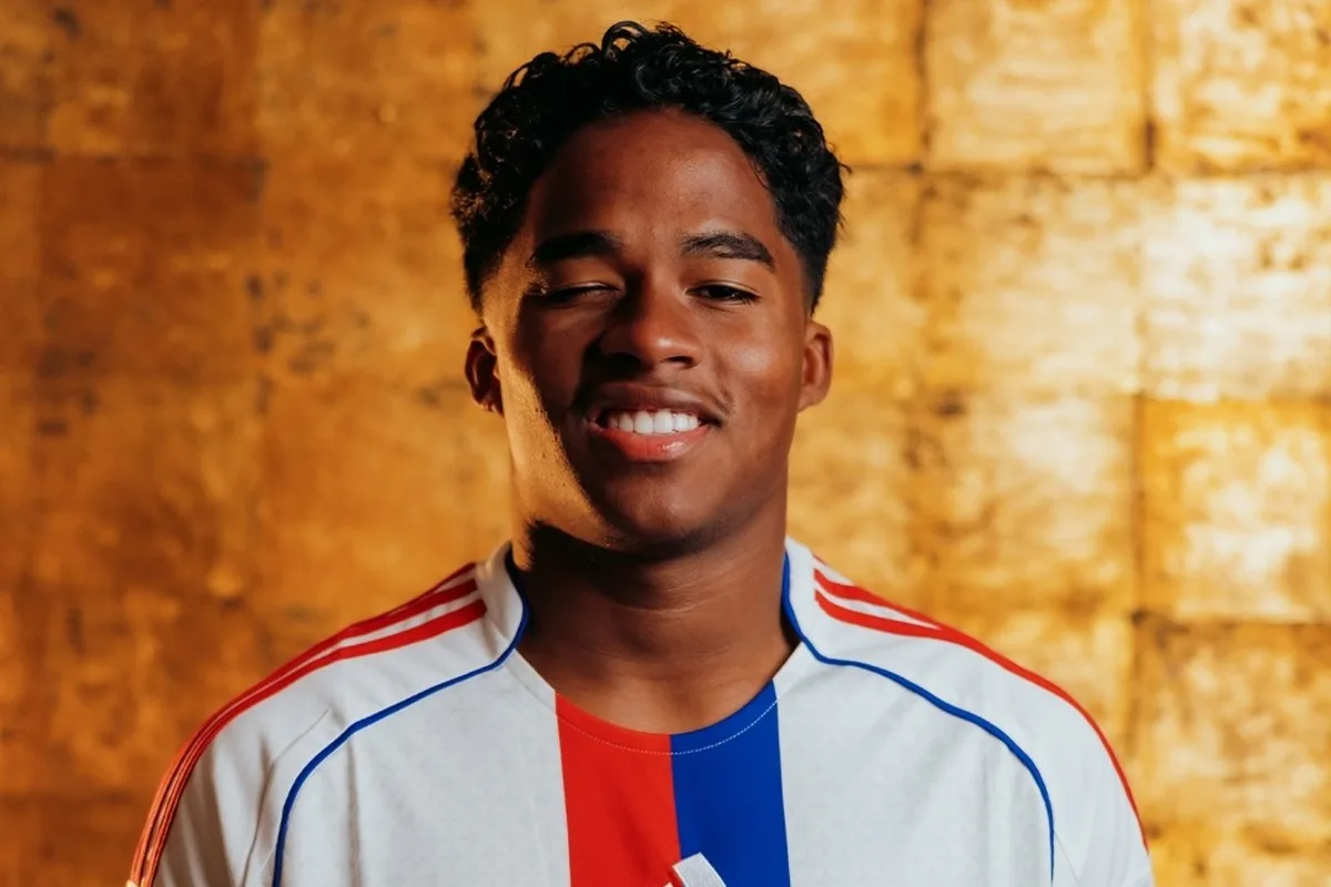 إندريك يوقع على عقد الإعارة