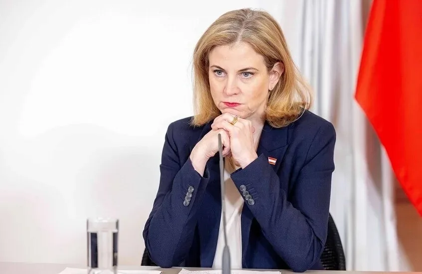 وزيرة خارجية النمسا تزور البوسنة والهرسك