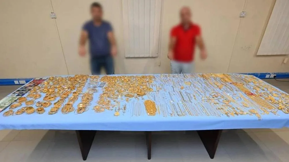 اعتقال سائحين أوروبيين في عمان بعد سرقة مجوهرات بمليون ريال