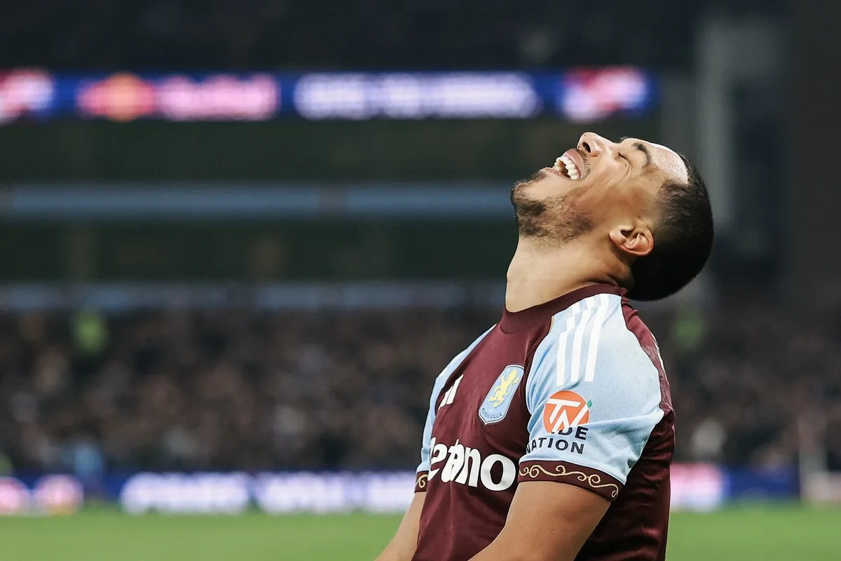 انتصار ثمين لأستون فيلا على مانشستر يونايتد 2-1 بالدوري