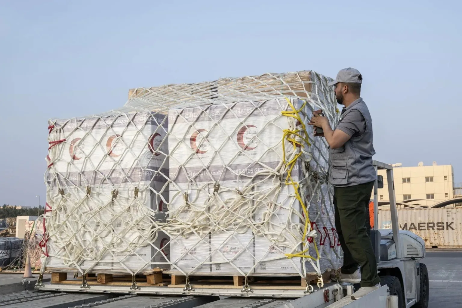 الإمارات ترسل فرق إنقاذ وأكثر من 20 طناً من المساعدات إلى سريلانكا