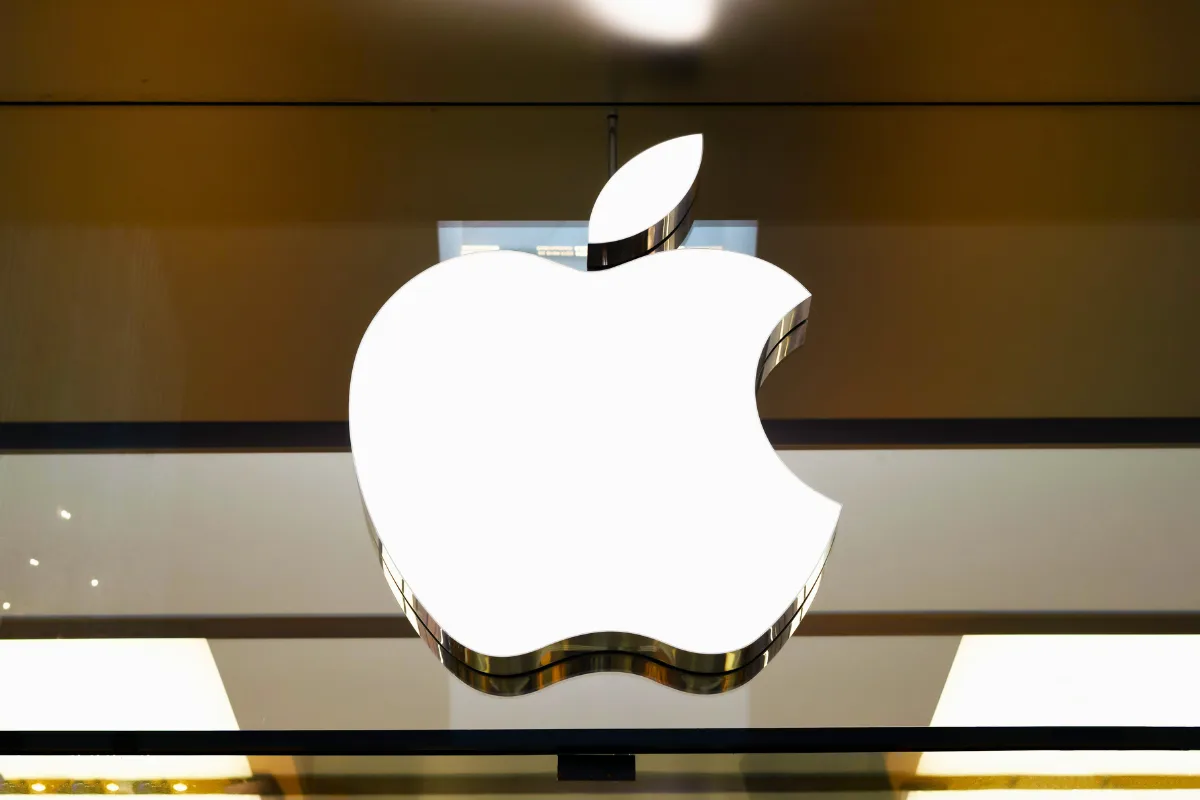 أبل تطور نظارات ذكية بقدرات ذكاء اصطناعي