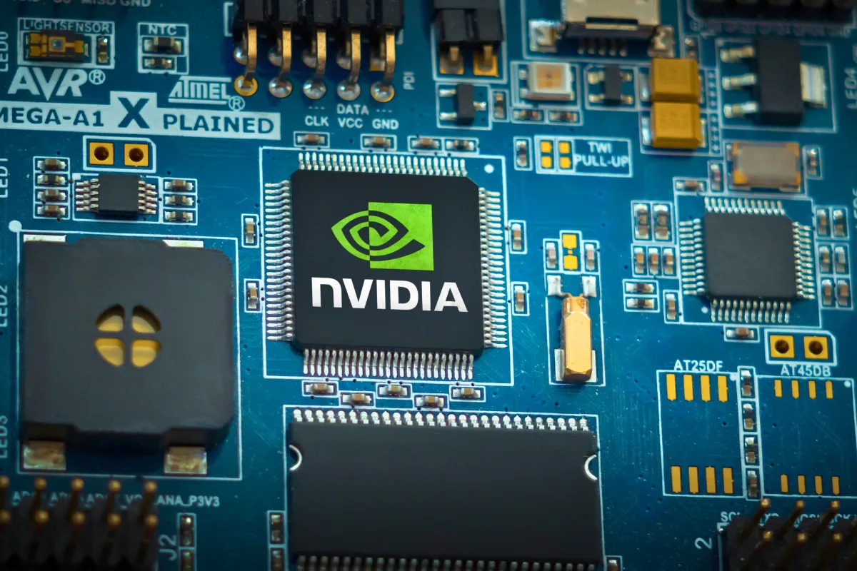 ترامب يوافق على توريد رقاقات إنفيديا H200 للصين وفق قيود محددة