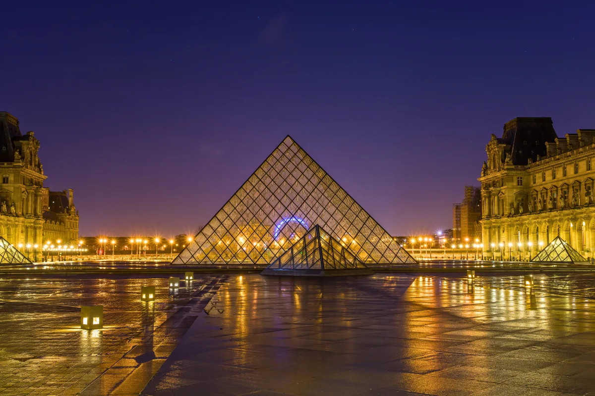 اللوفر.. إضراب يشل المتحف الأكثر زيارة في العالم