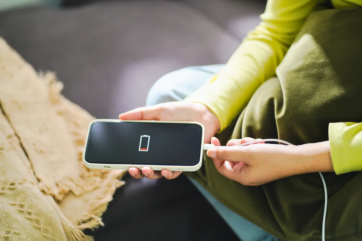 علماء روس يطوّرون تقنية لرفع عمر وكفاءة بطاريات الهواتف الذكية