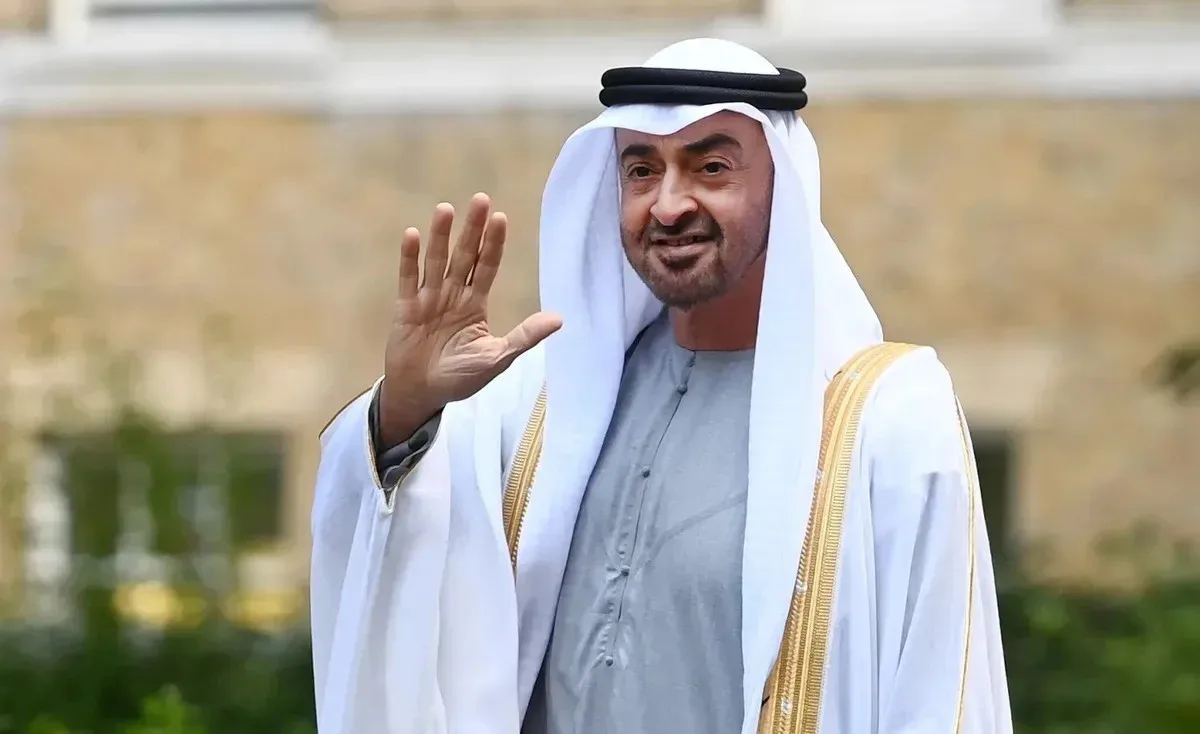 وصول الشيخ محمد بن زايد إلى قبرص
