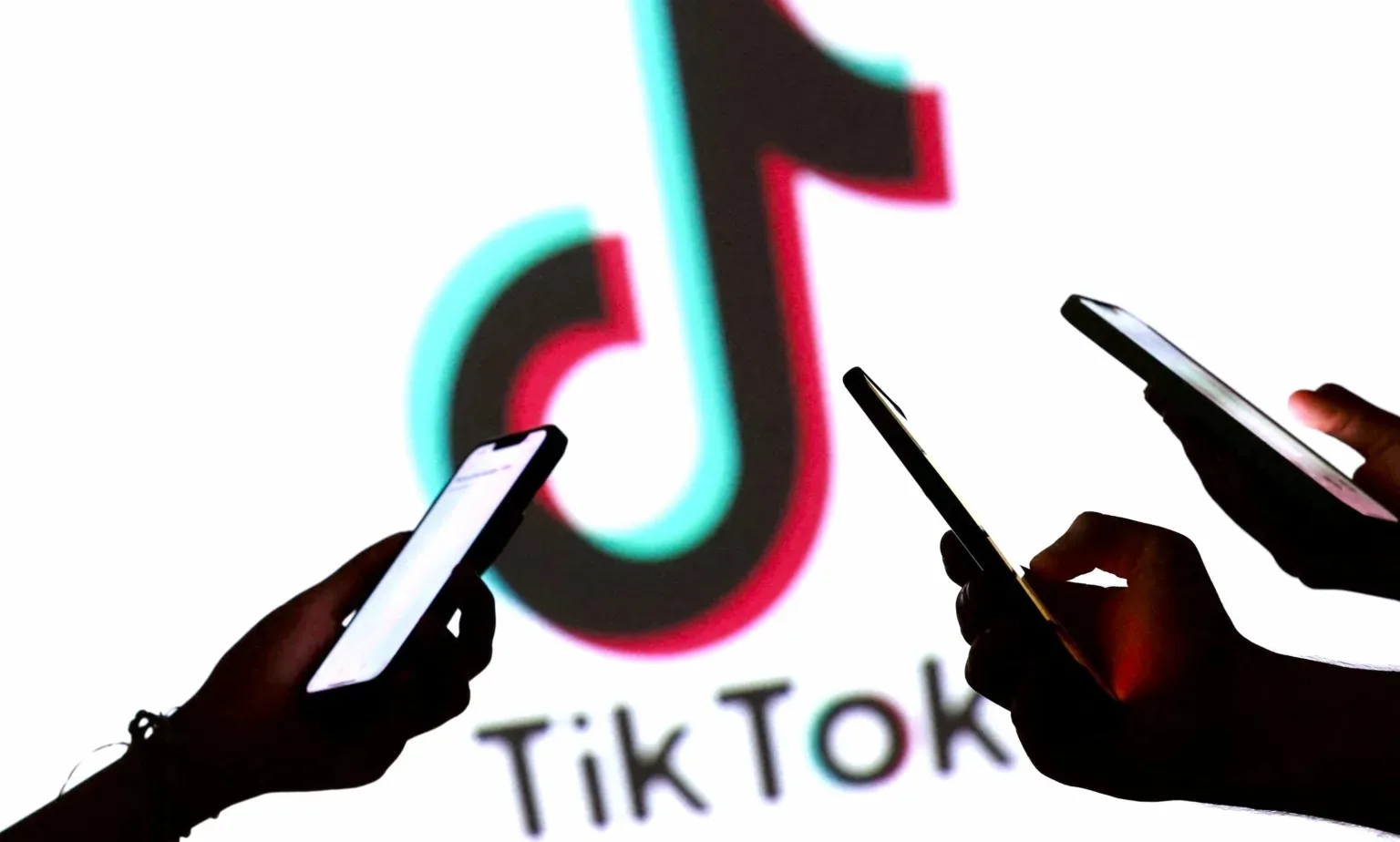 حملة رقابية واسعة.. تيك توك تحذف 18.9 مليون فيديو خلال 3 أشهر