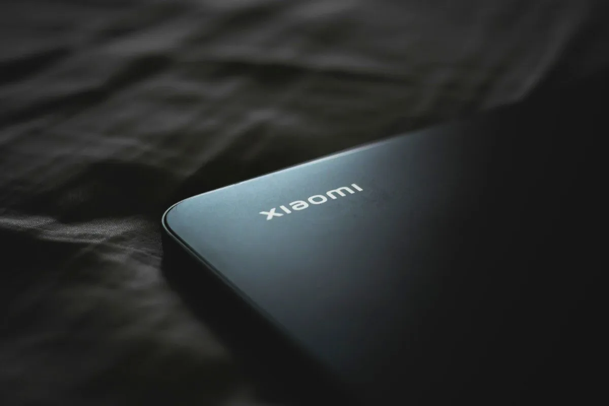 بطارية 10,000 ميلي أمبير قيد الإطلاق من شاومي وهونر