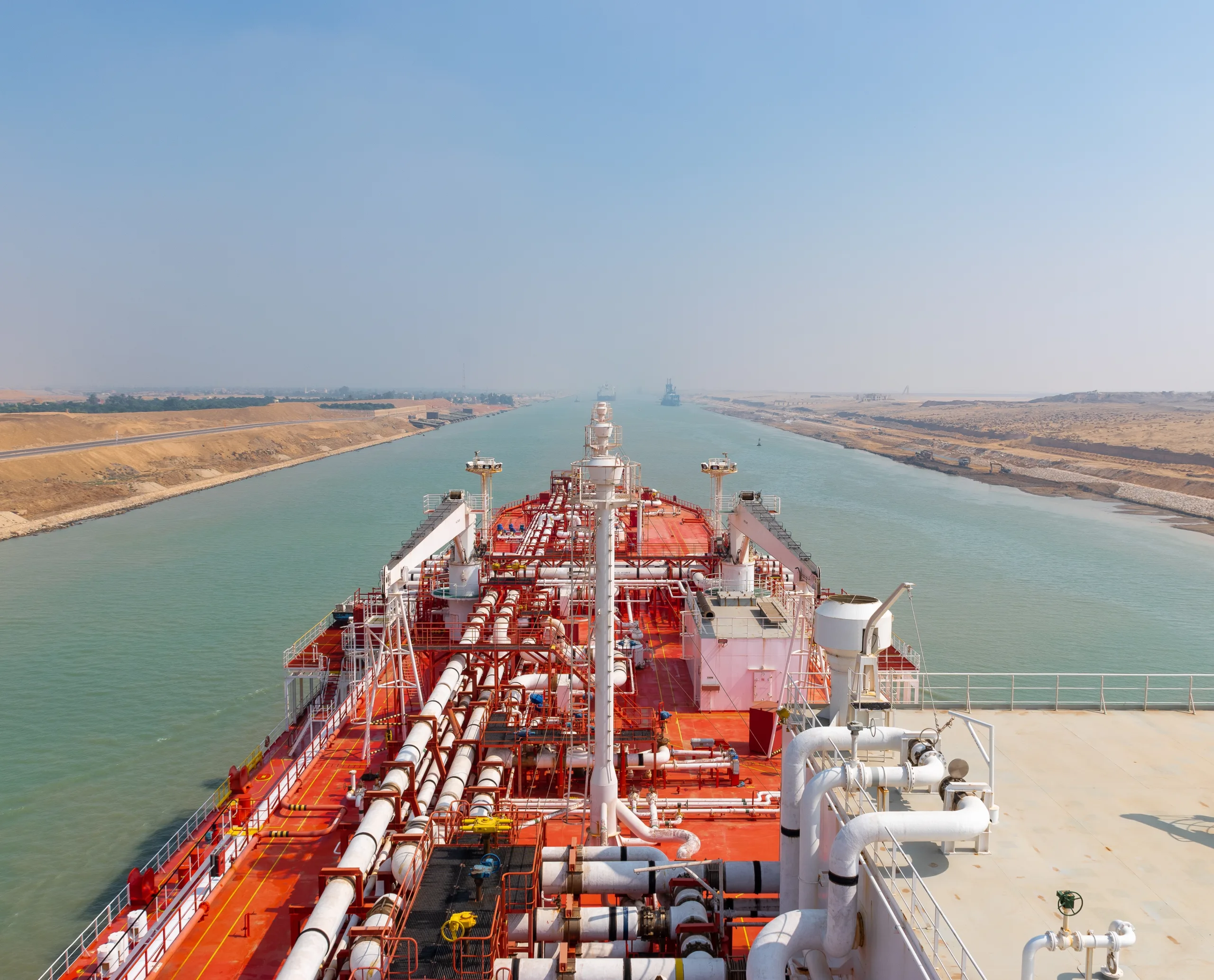 مصر.. استثمارات جديدة في قناة السويس