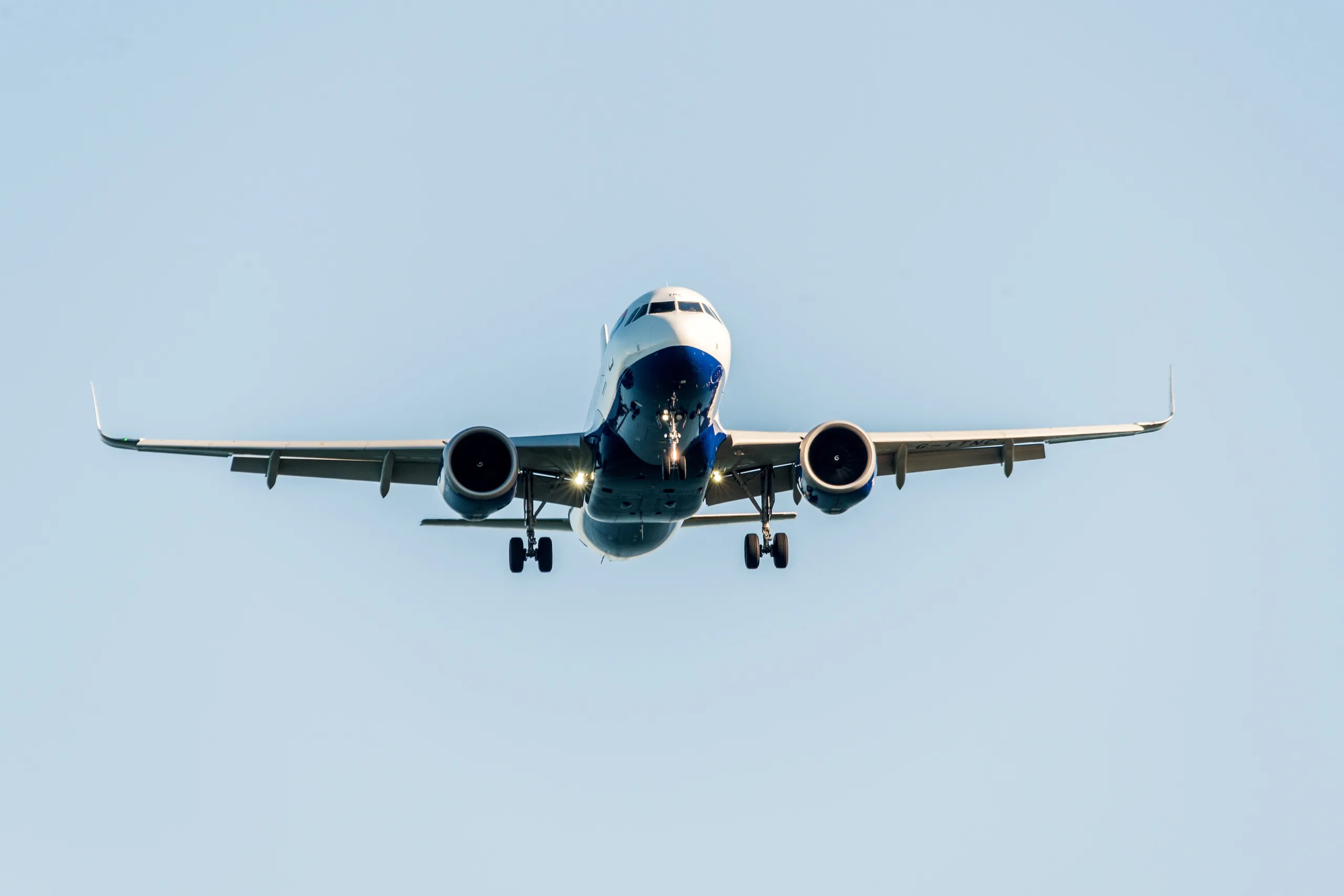 “إيرباص” تعلن إصلاح الخلل البرمجي بأغلب طائرات “A320”