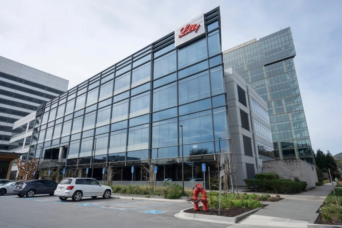 استثمار ضخم بقيمة 6 مليارات دولار من “إيلي ليلي” لبناء مصنع أدوية جديد