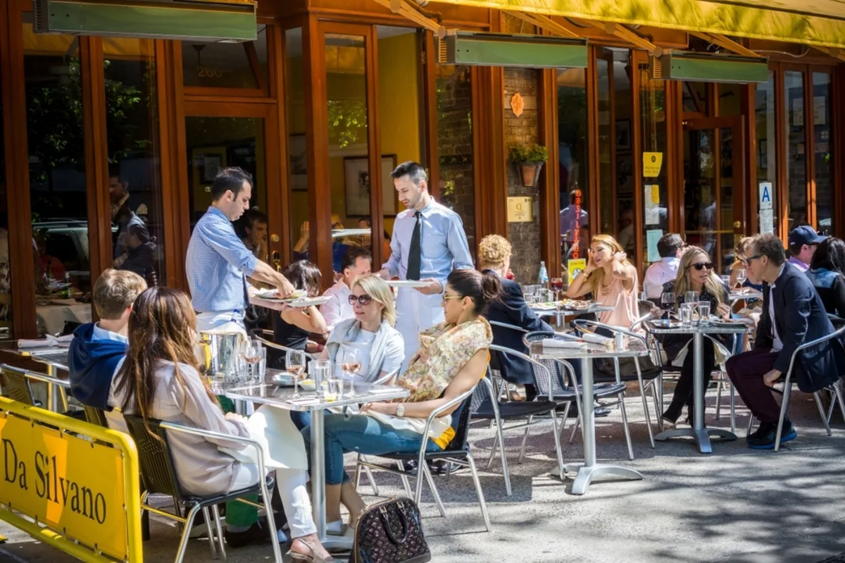 دفع الإكراميات في المقاهي الأمريكية