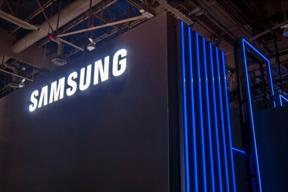 سامسونج تكشف عن ابتكارها الجديد: هاتف ثلاثي الطي لمواجهة المنافسة المتصاعدة