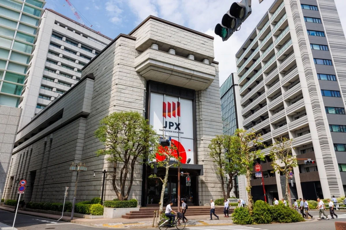 نيكي الياباني يحقق مكاسب مدعومة بصعود أسهم التكنولوجيا