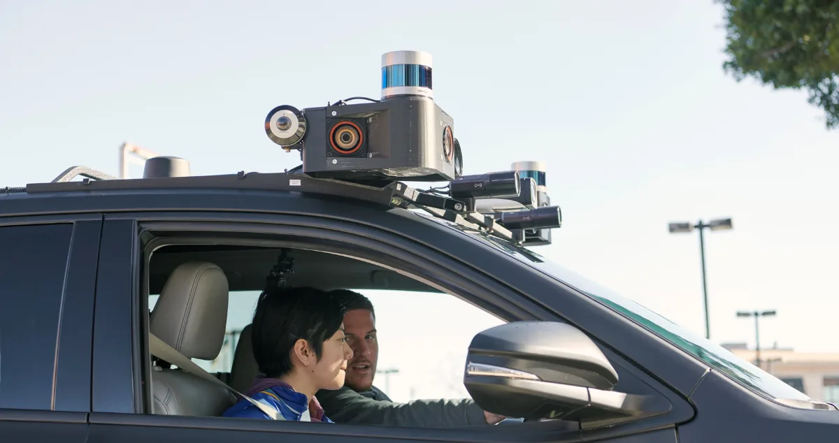 دبي تُطلق أول تجربة لسيارات الروبوتاكسي… مستقبل النقل الذاتي يبدأ اليوم!