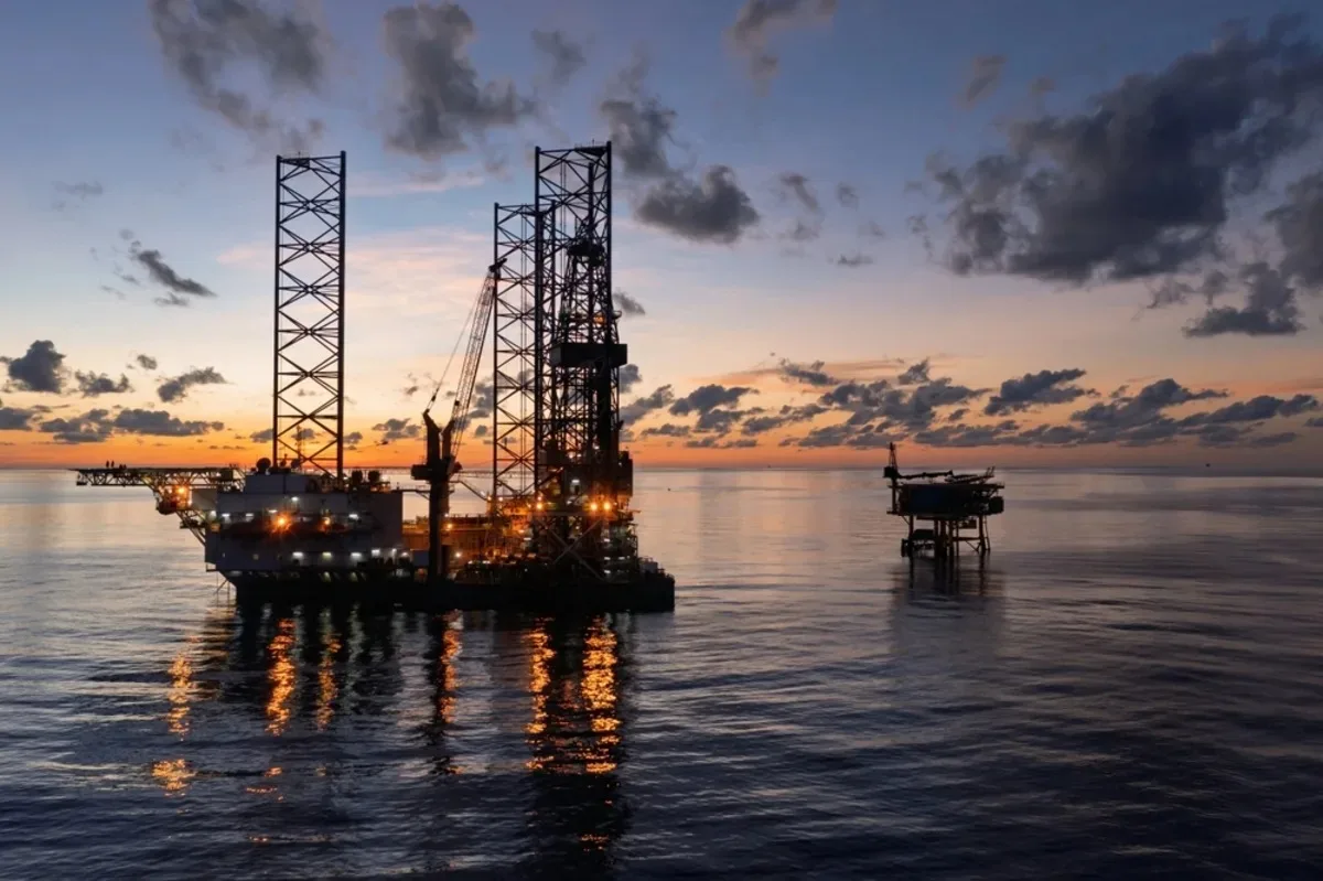 أسعار النفط تهوي أكثر من 3% بعد تصريحات ترامب عن إيران