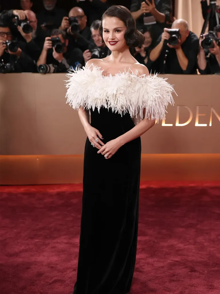 323 ساعة من الحرفية: قصة فستان سيلينا غومز من شانيل هوت كوتور