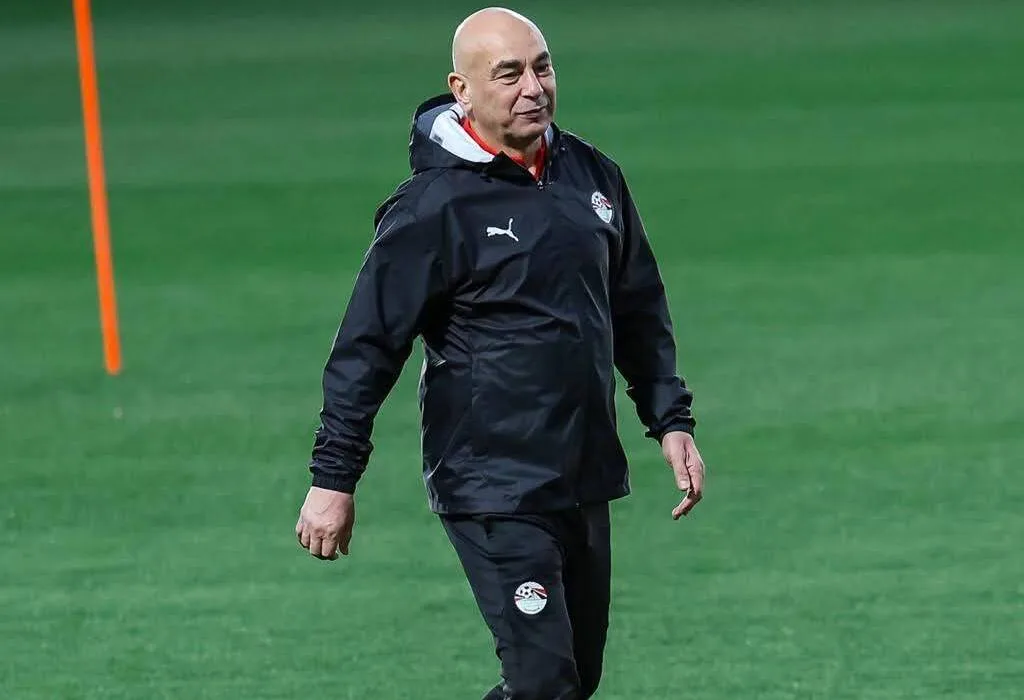 الاتحاد المصري يجدد عقد حسام حسن