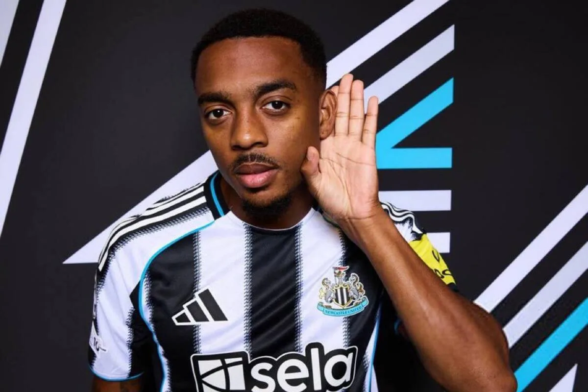 نيوكاسل يدين التهديدات العنصرية التي استهدفت ويلوك