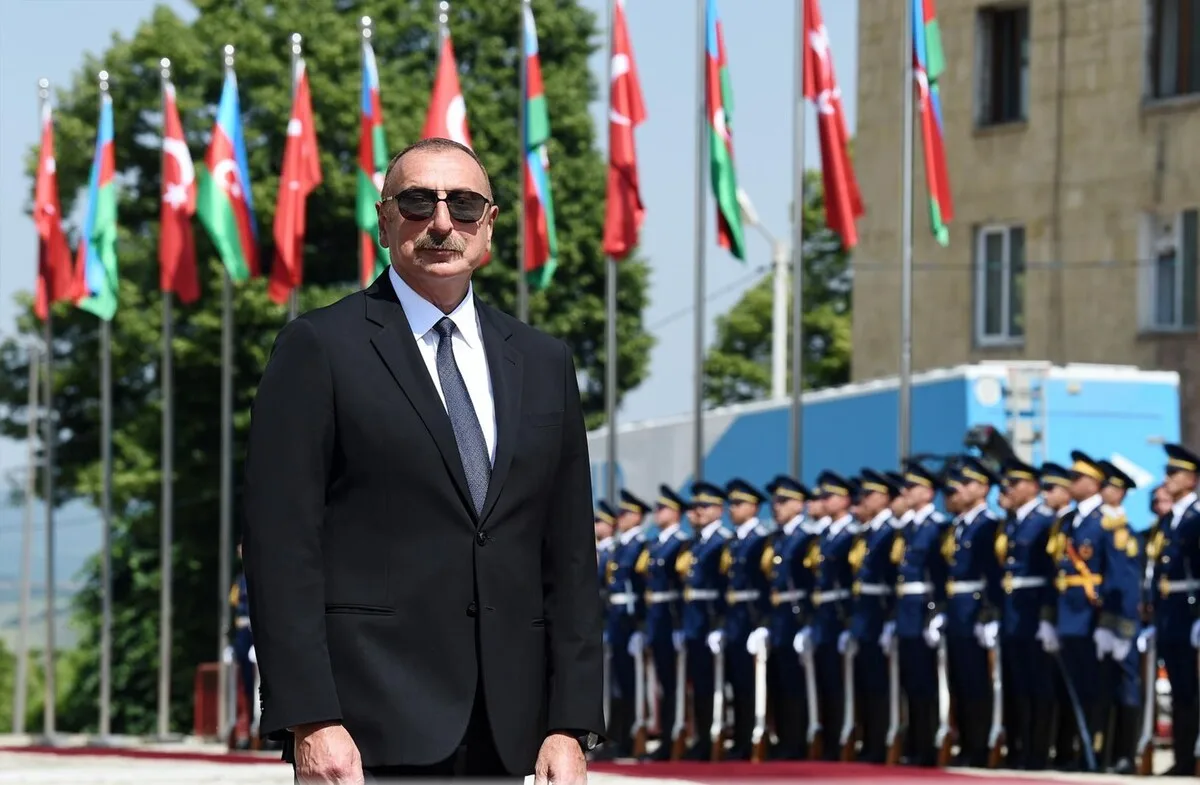 أذربيجان تسحب دبلوماسييها من إيران بعد هجمات المطار