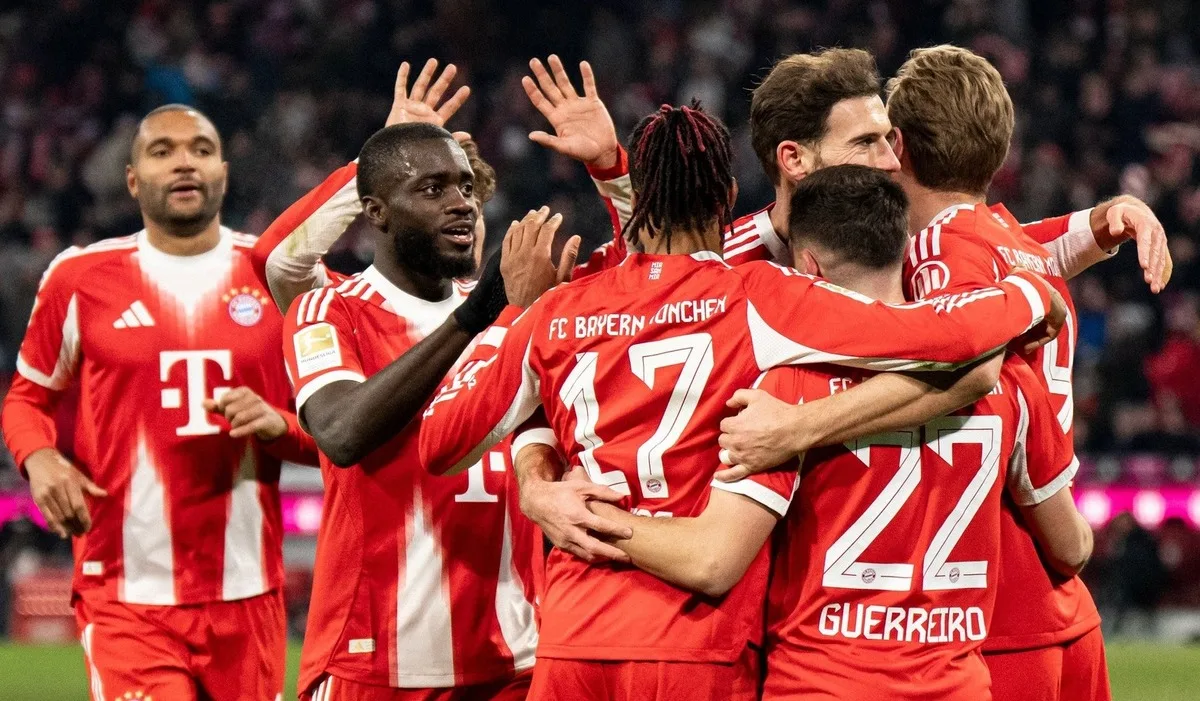 بايرن ميونيخ يسحق فولفسبورج 8-1 ويعزز صدارته في البوندسليغا