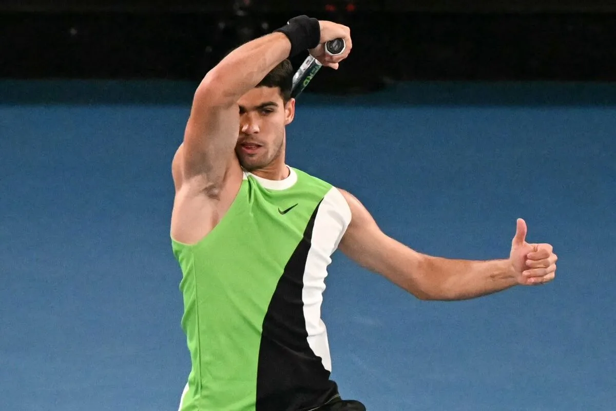 بداية قوية.. ألكاراز يتغلب على والتون في مستهل مشواره بملبورن