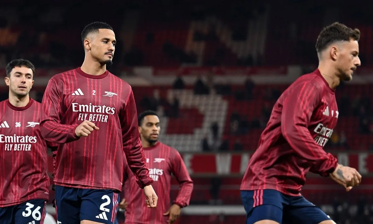 أرسنال يتعادل مع نوتينجهام ويواصل صدارة الدوري