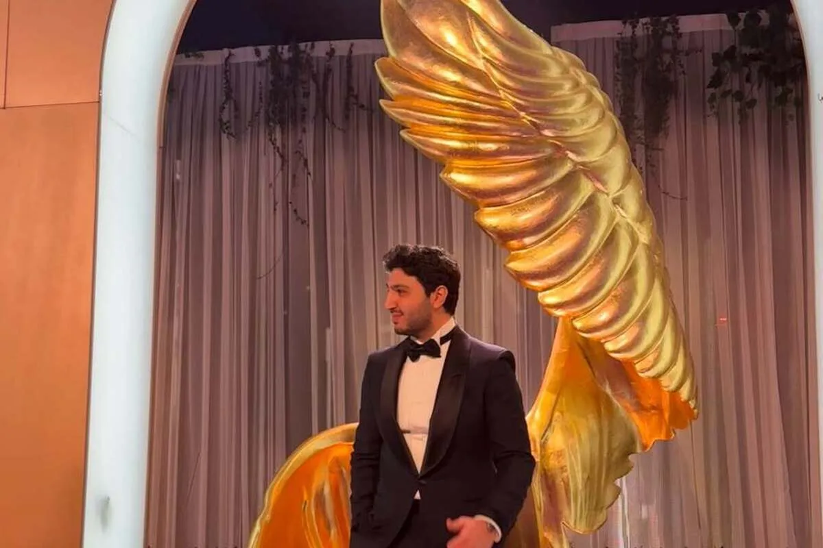 محمد فضل شاكر يفتح كواليس صحة والده داخل السجن ويطمئن المتابعين