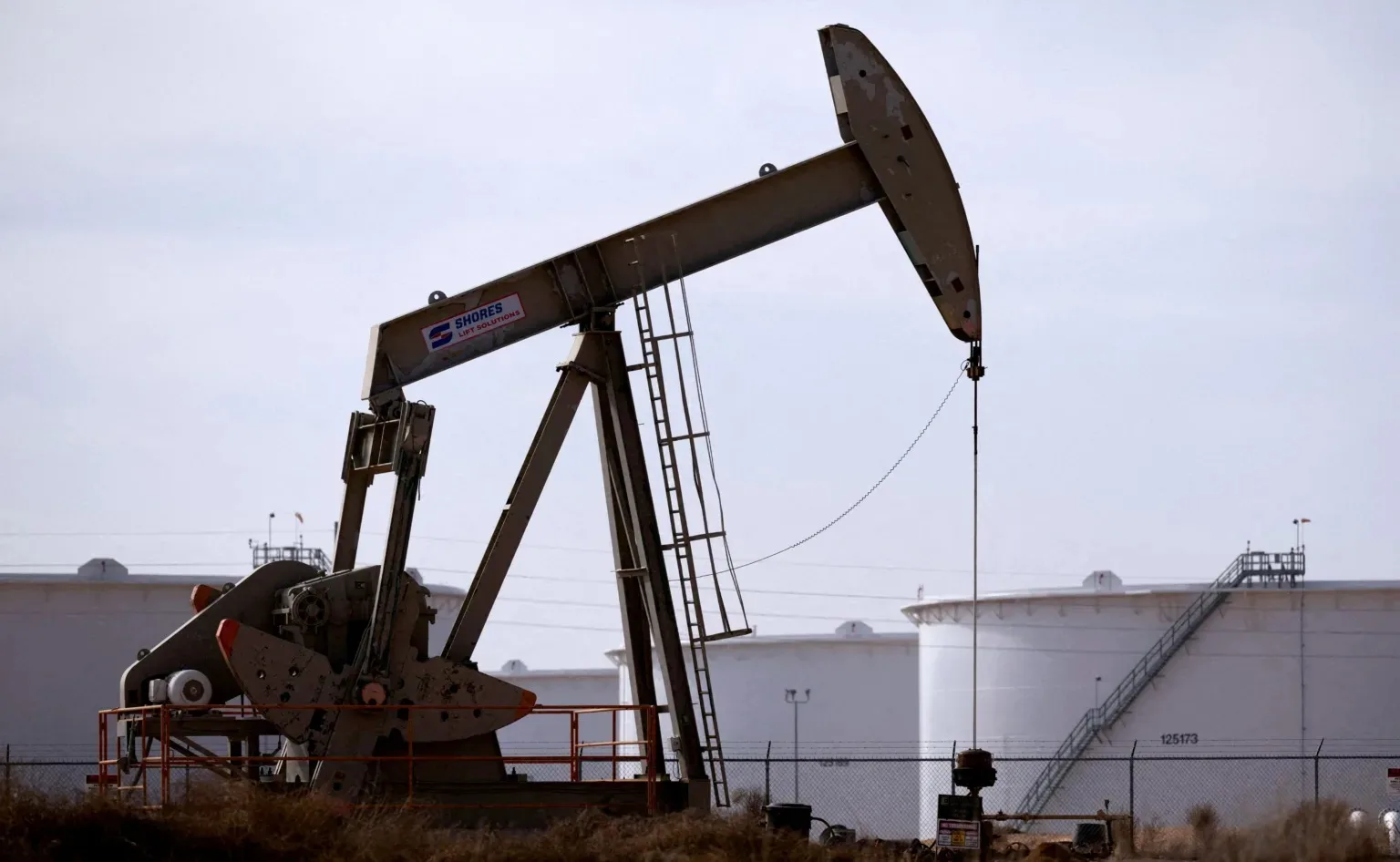 رويترز: أميركا تحصل على أول صفقة نفط فنزويلية بـ 500 مليون دولار