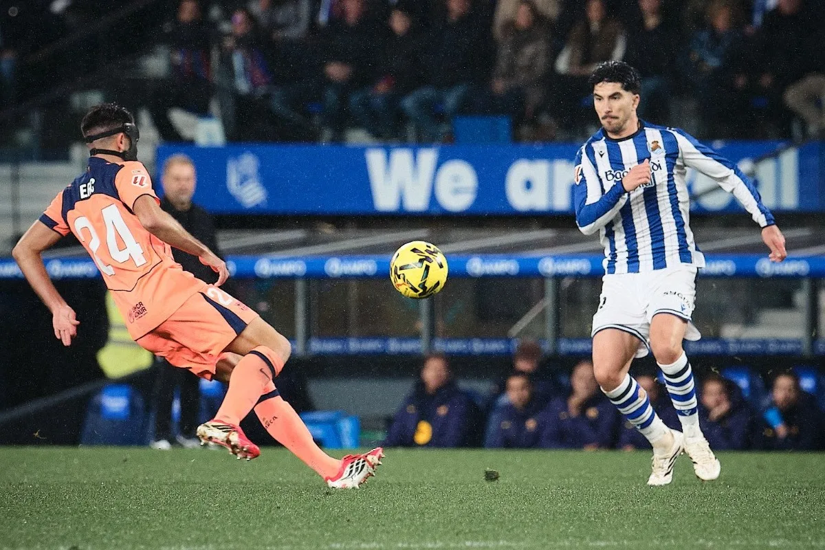 برشلونة يسقط أمام ريال سوسيداد ويخسر 2-1